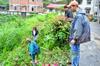 After signing the land rental contract on 4/16, the gardening group conducts an initial site observation.