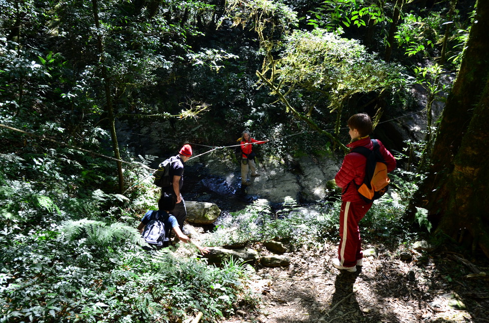 Xiao Wulai 小烏來 toward Beichatianshan 北插天山 DSC_2257