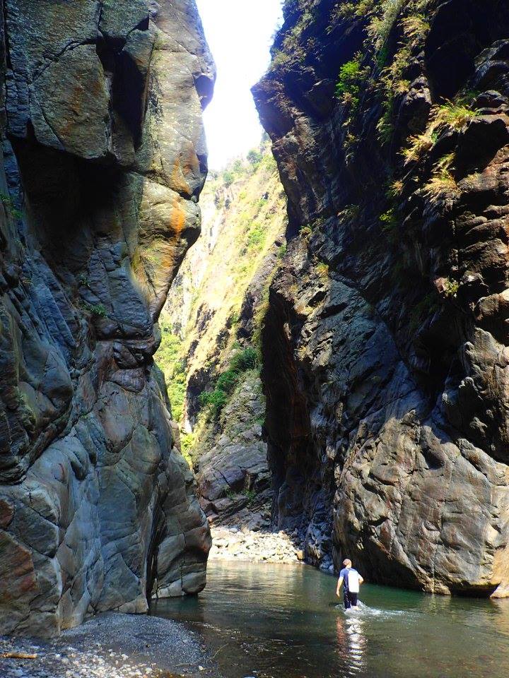 Beigang Canyon 北港溪峽谷 and HuiSun Hot Spring 惠蓀溫泉 17190754_10155864547527926_5256993687098993310_n