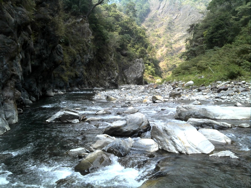 Beigang Canyon 北港溪峽谷 and HuiSun Hot Spring 惠蓀溫泉 DSC00102