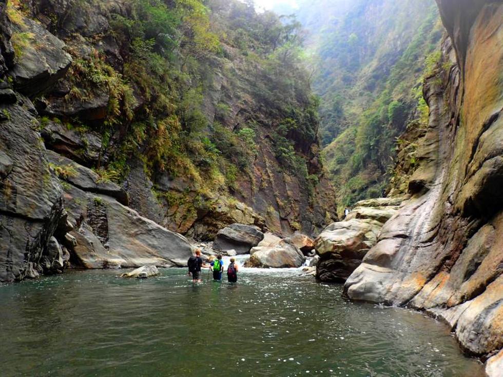 Beigang Canyon 北港溪峽谷 and HuiSun Hot Spring 惠蓀溫泉 P3050300