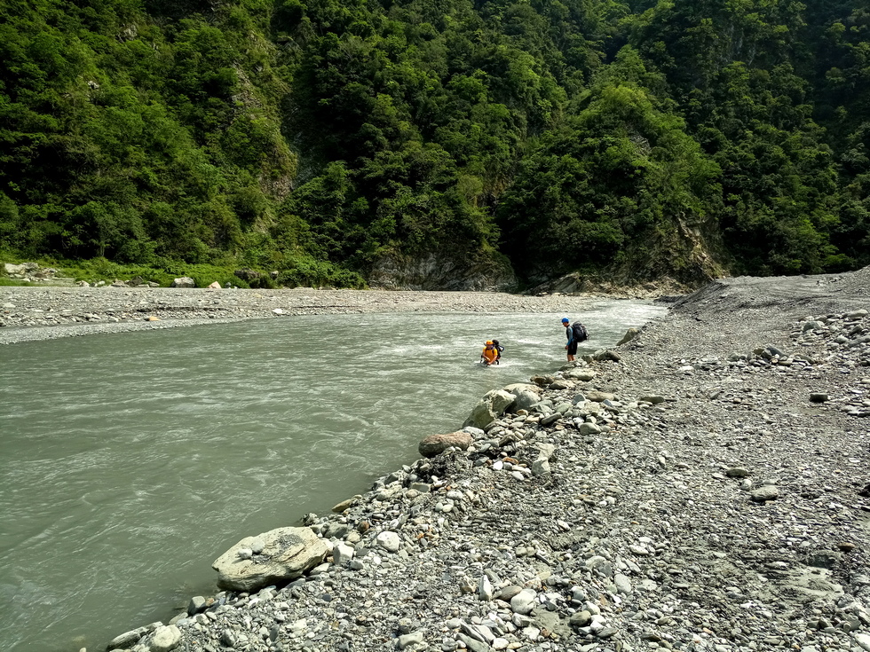 Heping river 和平溪 to Mohen hot springs 莫很溫泉 IMG_20190404_100103_2