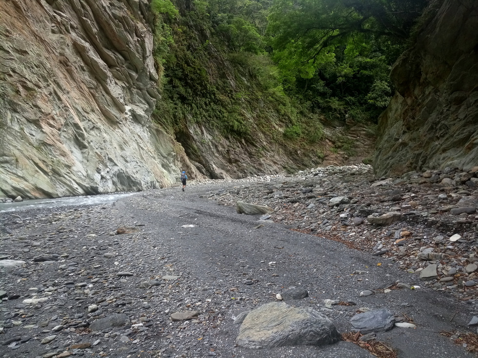 Heping river 和平溪 to Mohen hot springs 莫很溫泉 IMG_20190404_142343_6