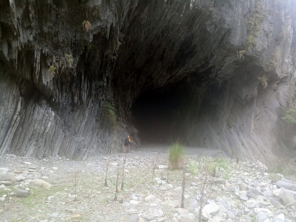 Heping river 和平溪 to Mohen hot springs 莫很溫泉 IMG_20190405_152707_4