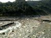 next photo: sediment walls at Mohen confluence 莫很溪匯流