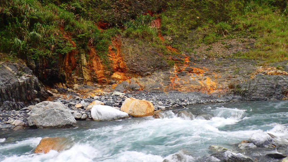 Yading Hot Springs 芽丁溫泉 PC040725